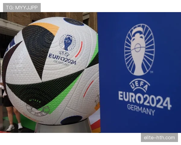 欧洲杯冠军荣耀巡游 点燃城市激情 欧洲杯冠军荣耀巡游 点燃城市激情