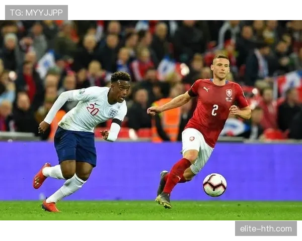 穆西亚拉对阵曼城等顶级防线的表现与成长解析 穆西亚拉对阵曼城等顶级防线的表现与成长解析