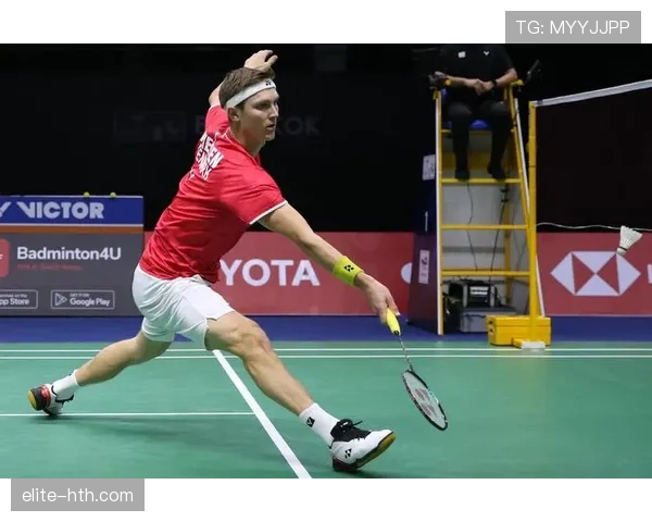 安赛龙训练完顺手拎了杯冰美式，这自律程度真让人怀疑他是不是机器人